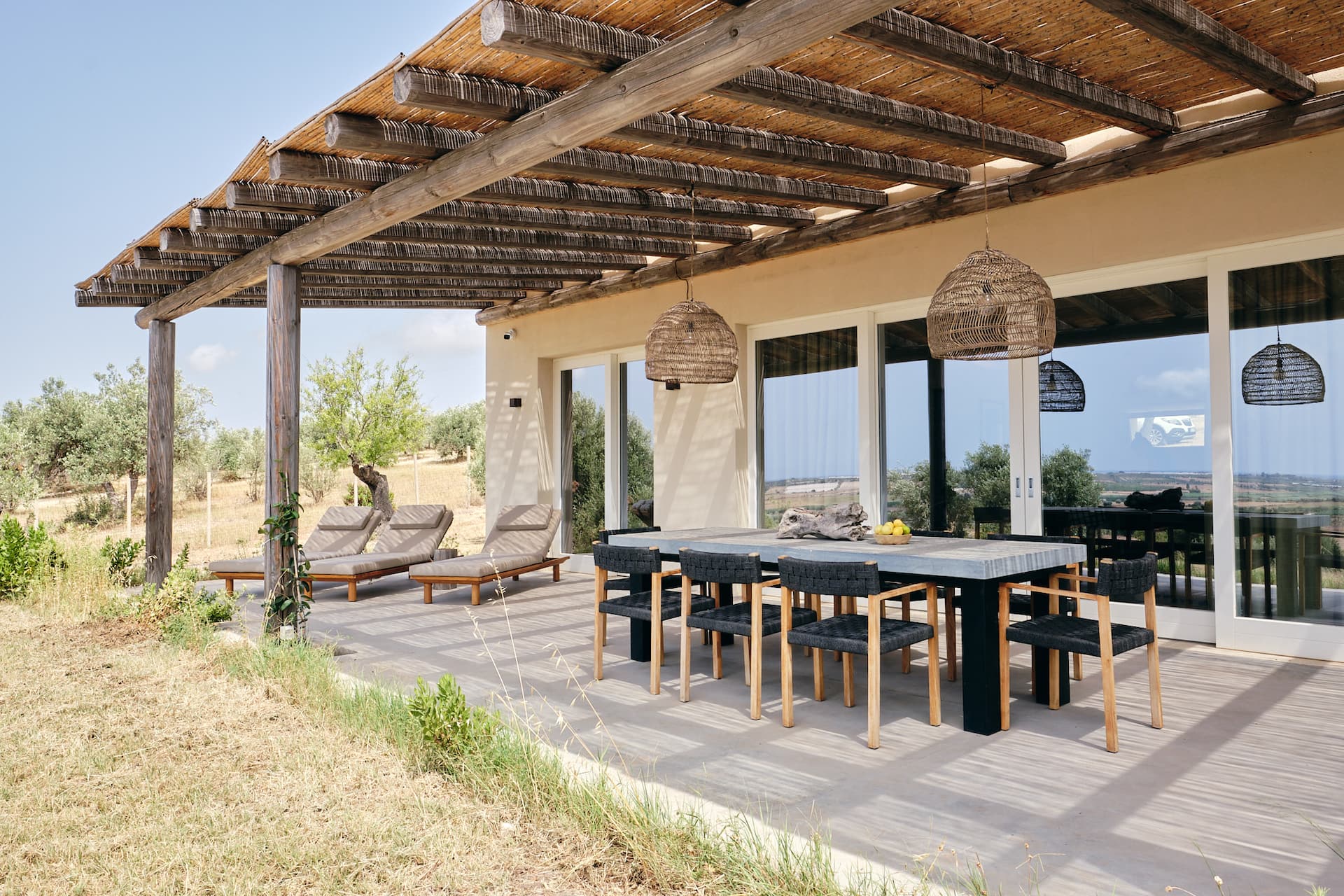 Infinity pool sea view